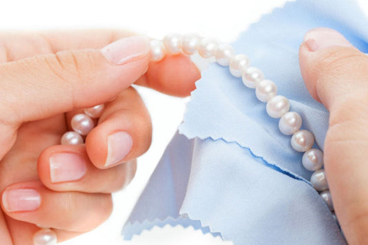 You thought there was only one way to wear classic pearls? Unlock the ultimate guide to style, care tips and exclusive customisation!