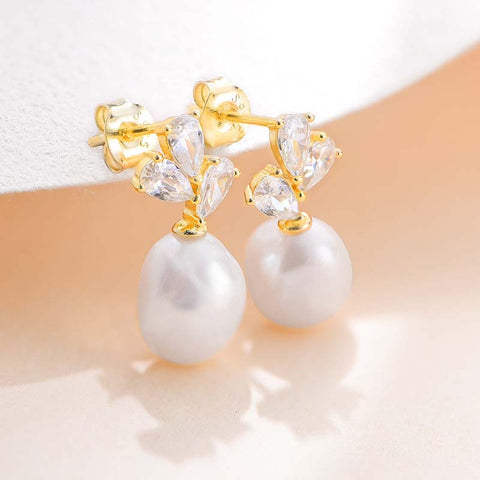 Simple Diamond Pearl Earrings