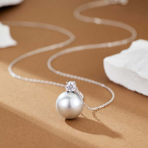Niche Design Pearl Necklaces